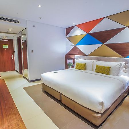 Summit Hotel Naga Buitenkant foto