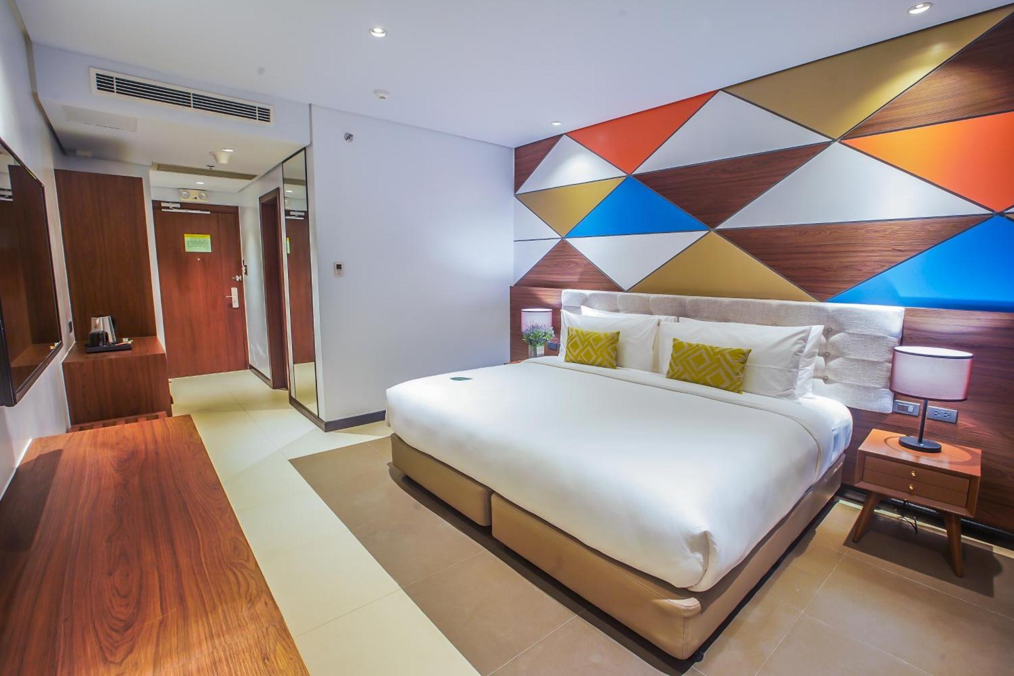 Summit Hotel Naga Buitenkant foto